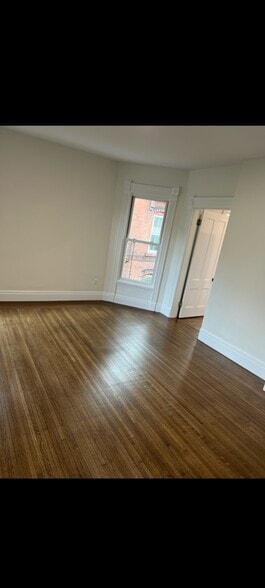 Building Photo - 470 Howard Ave