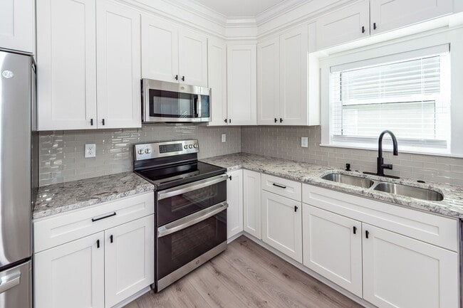 Building Photo - 3 Bedroom, 3 Bathroom Home in Union Heights - North Charleston