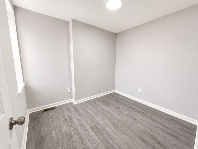 Building Photo - 1308 S Reese St