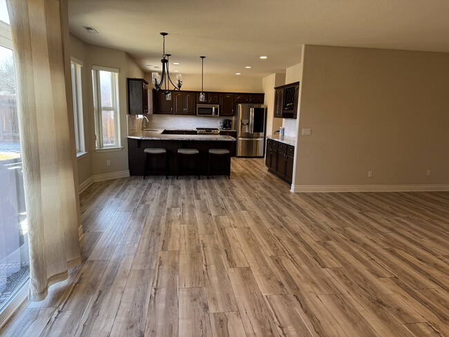 Building Photo - 1361 Elges Ave