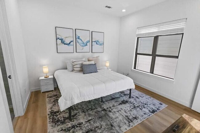 Building Photo - 6740 Peerless St