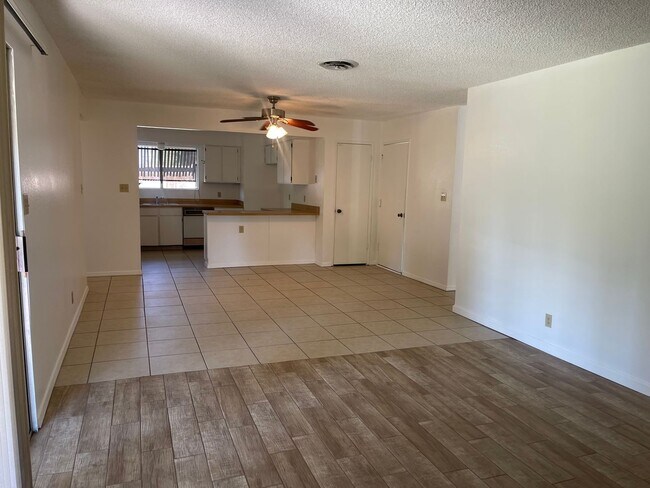 Building Photo - NE home for Rent – Spacious 3 Bedroom, 2 B...
