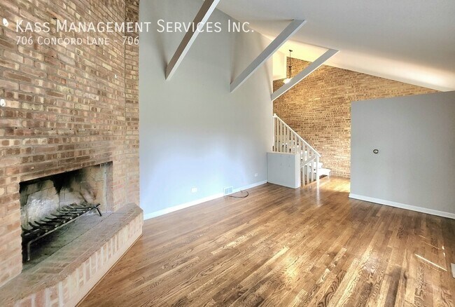 Building Photo - 706 Concord Ln