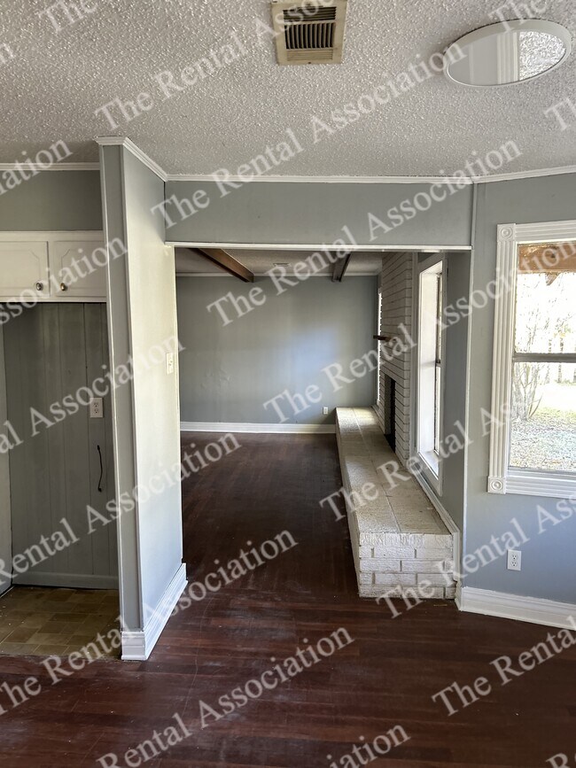 Building Photo - 56 Martha Dr