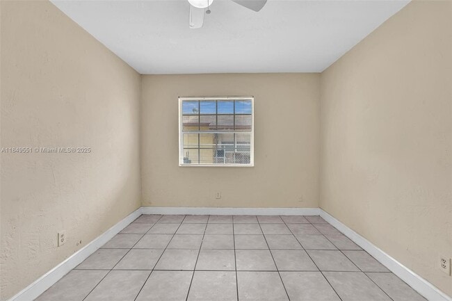Building Photo - 2751 NW 14th Ct