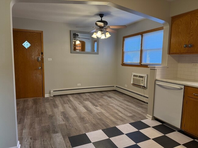 Building Photo - 5736 W Gunnison St