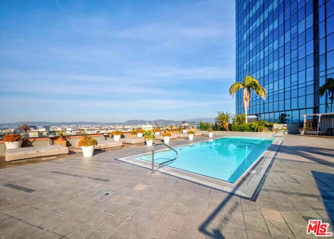 Building Photo - 1100 Wilshire Blvd