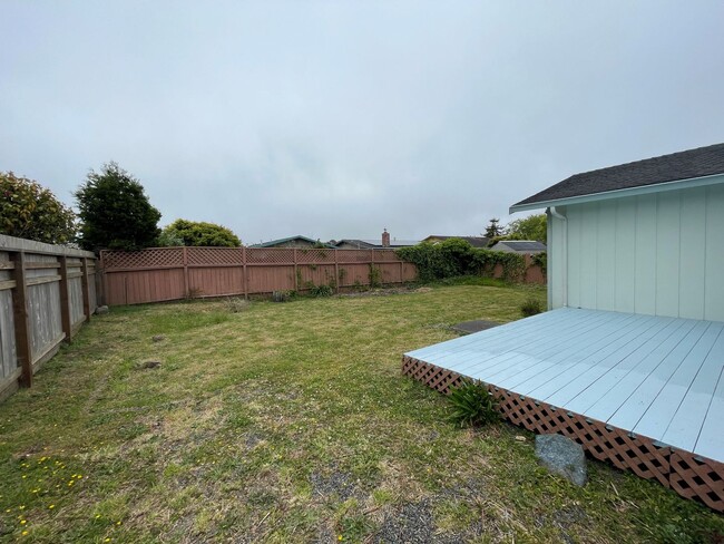 Building Photo - Charming 3 Bedroom, 2 Bath Home with Attac...