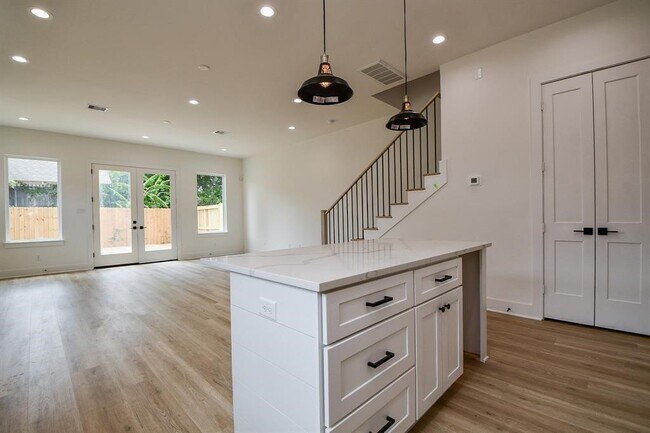 Primary Photo - 2305 Maury St