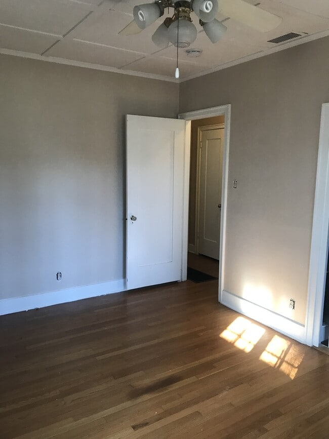 Building Photo - WOOD STREET BEAUTY!!!