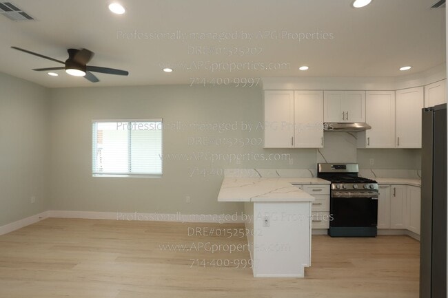 Building Photo - 9565 Mansor Ave