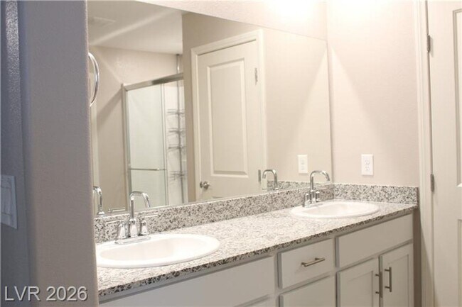 Building Photo - AMAZING 4 BEDROOM IN THE HEART OF ALIANTE