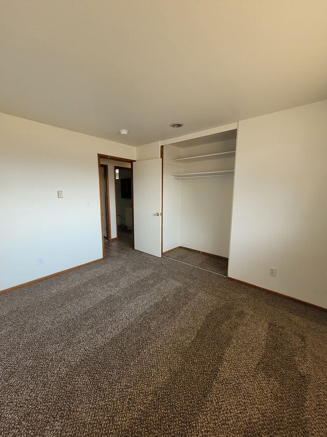 Building Photo - 207-209 Carswell Dr