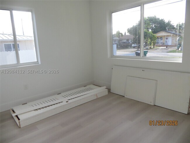 Building Photo - 7435 SW 22nd St
