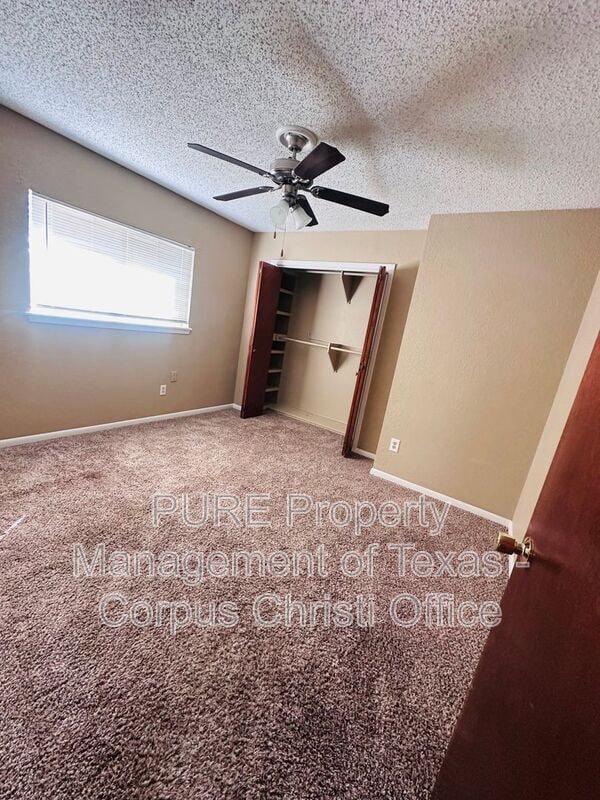 Building Photo - 862 Siskin Cir