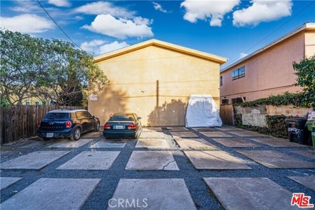 Building Photo - 10605 Avalon Blvd