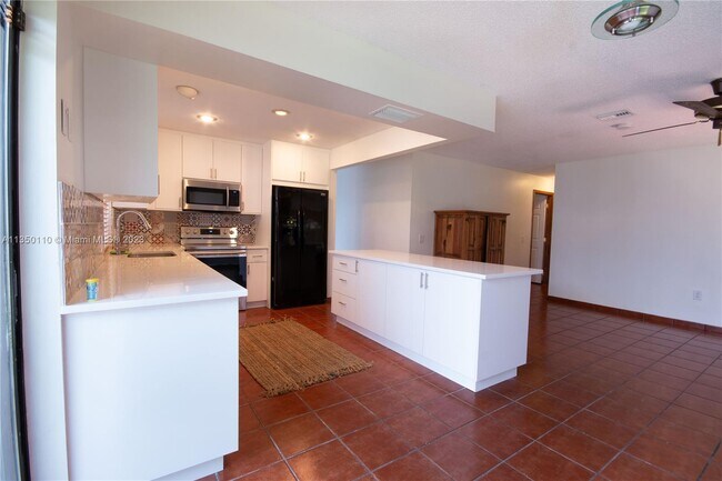 Building Photo - 12800 SW 104th Terrace