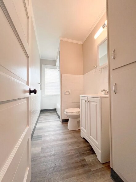 Building Photo - 84 Exeter Ave