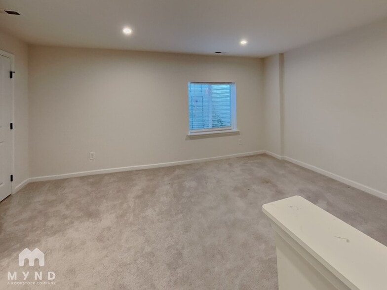 Building Photo - 10868 Overlook Mountain Dr