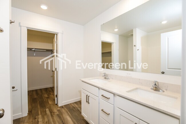 Building Photo - 2434 W Pollinator Dr