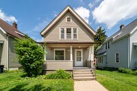 Building Photo - 117 Adams St