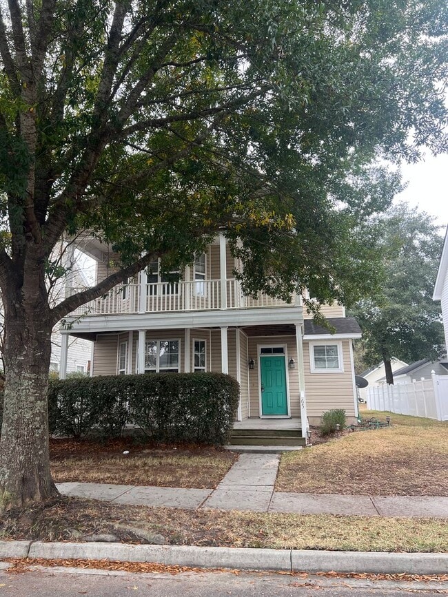 Building Photo - Lovely Bluffton Park House