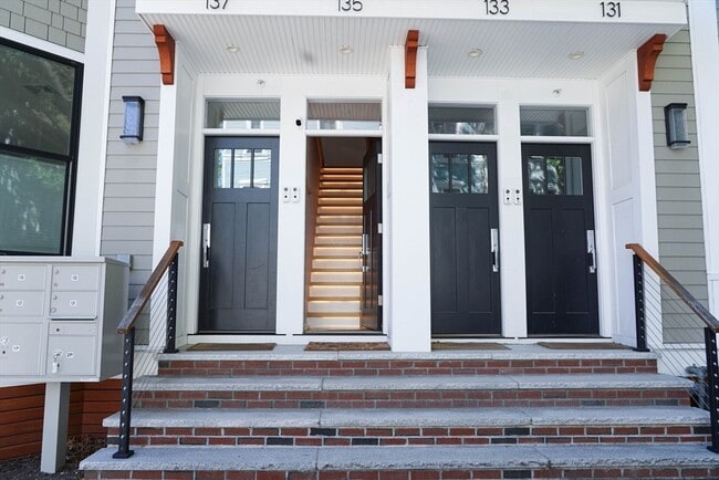 Building Photo - 135 Second St