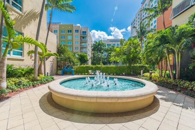 Building Photo - 2000 N Bayshore Dr