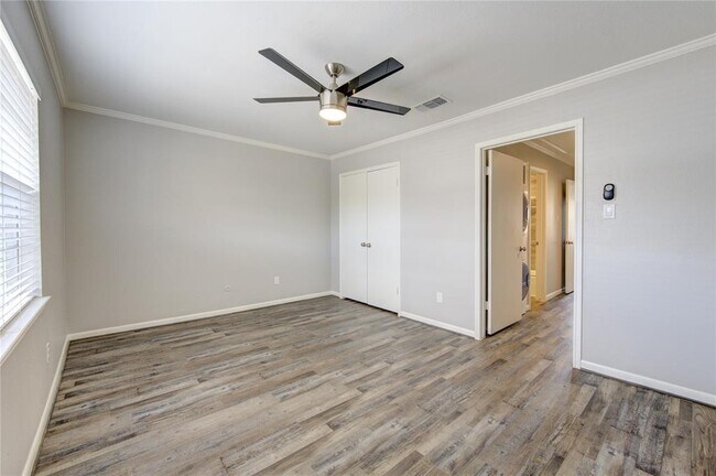 Building Photo - 6481 Olympia Dr