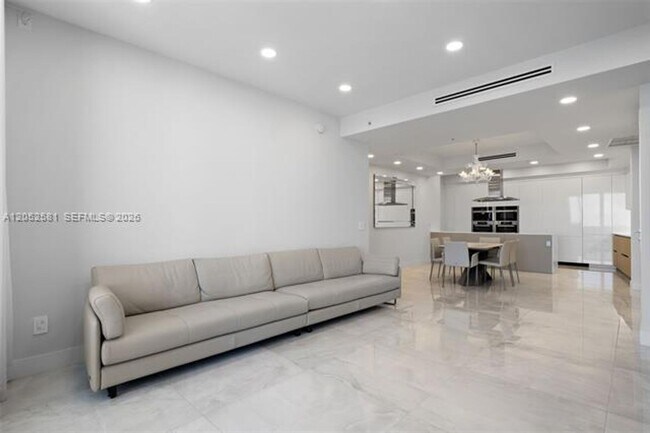 Building Photo - 18201 Collins Ave