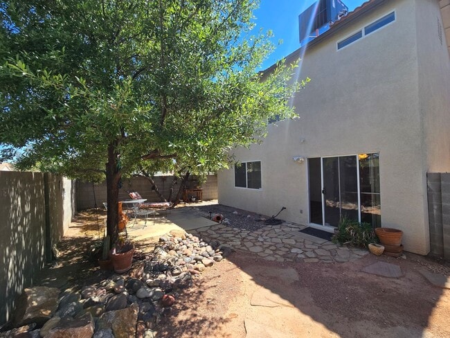 Building Photo - A FABULOUS 3 Bedroom home in desirable Silverado Ranch!