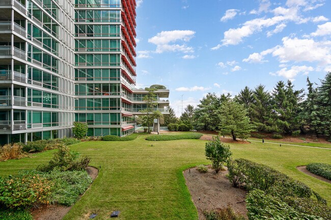 Building Photo - 9655 Woods Dr
