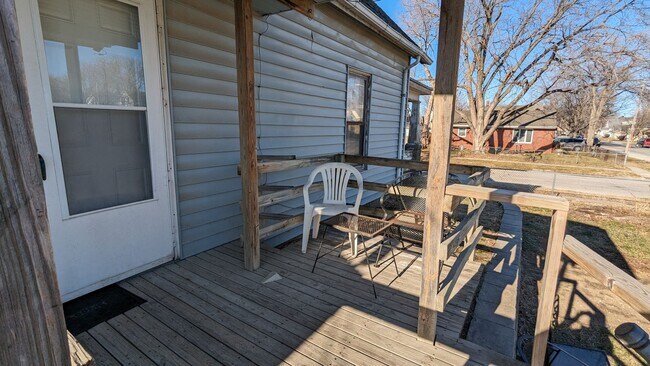 Building Photo - Duplex with in-unit laundry