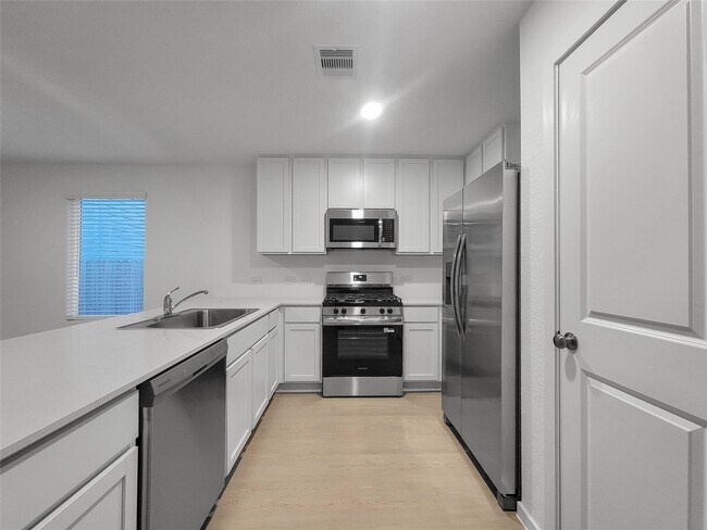 Building Photo - 31367 Black Cherry St