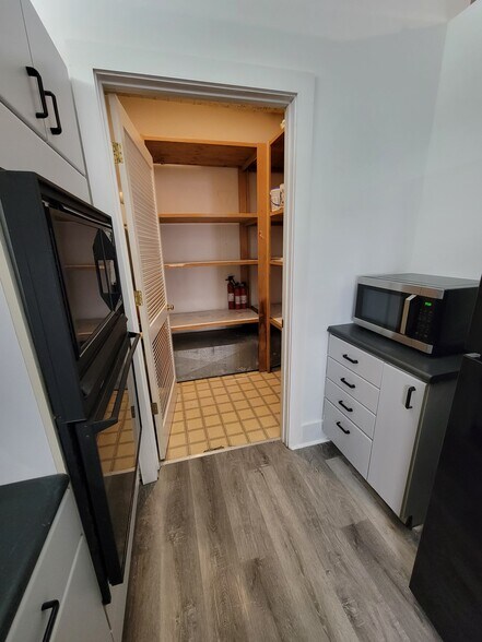 Building Photo - 122 N 3rd St