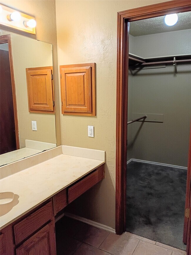 Building Photo - 21406 Golden Dove Dr