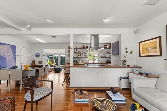 Building Photo - 70 NE 97th St