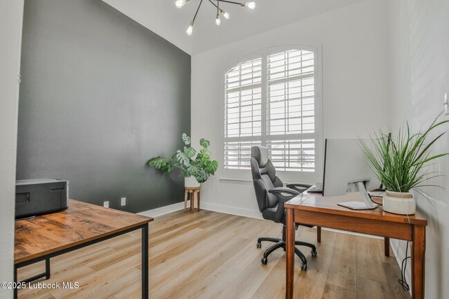 Building Photo - 711 N 8th St