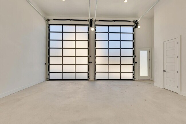 Building Photo - 1304 Minnie Dr