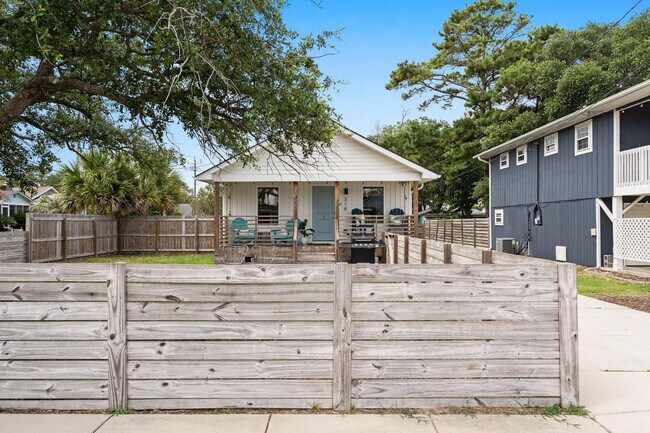 Building Photo - 318 Charlotte Ave