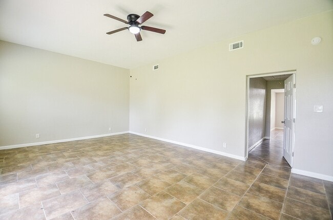 Building Photo - 2110 Pickerton Dr
