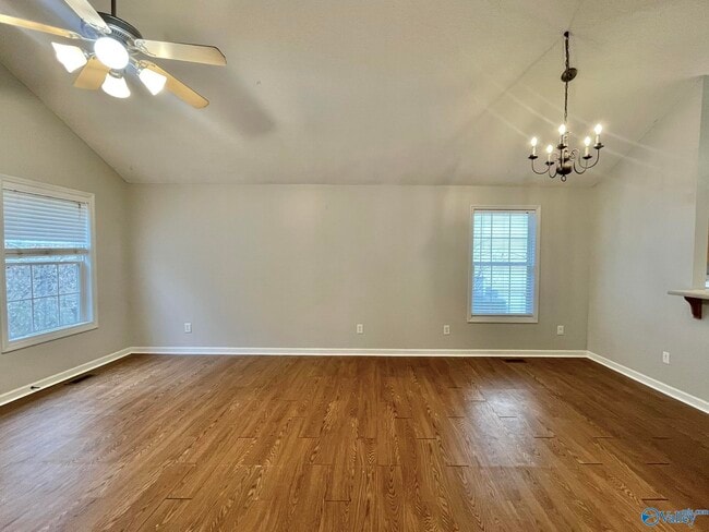 Building Photo - 186 Hollington Dr NE