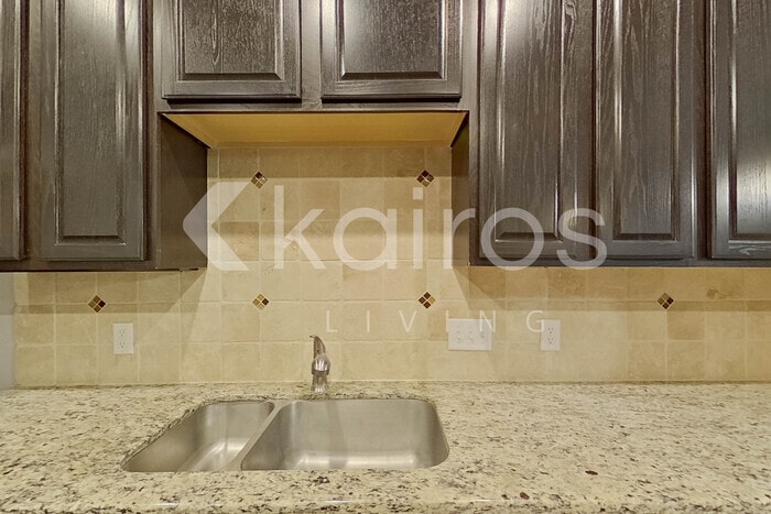 Building Photo - 7110 Mosley St