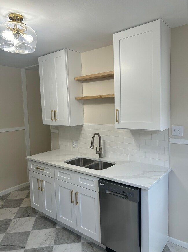 Building Photo - 4952 W 12th St