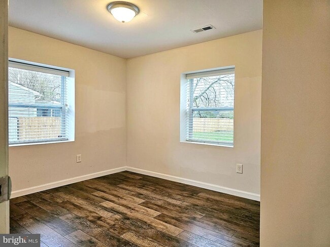 Building Photo - 143 Mitscher Rd