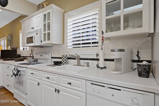 Building Photo - 91 Vista Dr