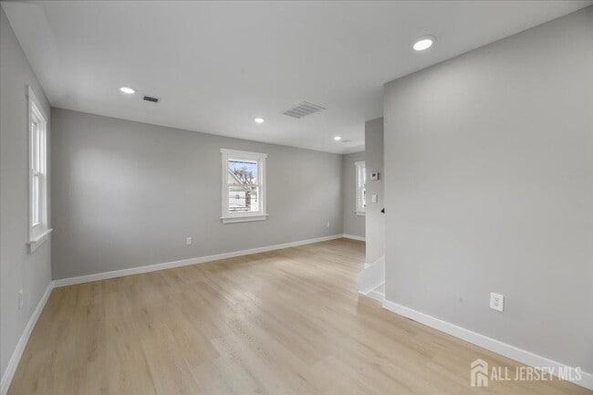 Building Photo - 143 Johnston Ave