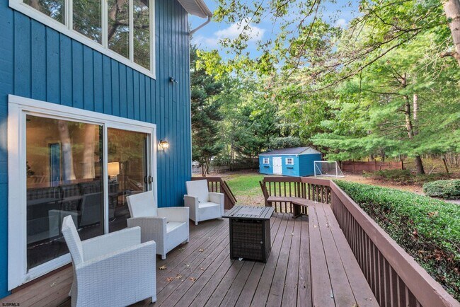 Building Photo - 209 Shady Knoll Ln