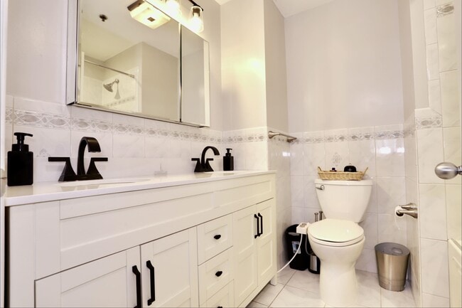 Building Photo - 421 Jackson St