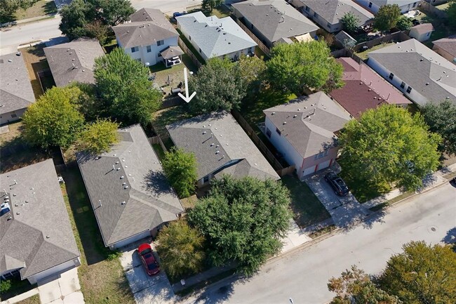 Building Photo - 4003 Reeders Dr